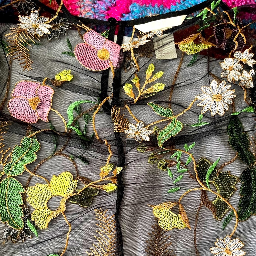 H&M Black Floral Embroidered Size 8 Blouse - Picture 3 of 8